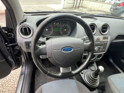 Ford Fiesta 1.4 TDCi 5p. Ghia (12)