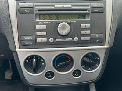 Ford Fiesta 1.4 TDCi 5p. Ghia (13)