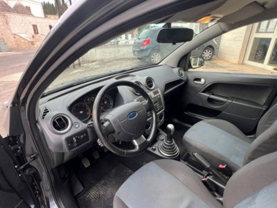Ford Fiesta 1.4 TDCi 5p. Ghia (8)