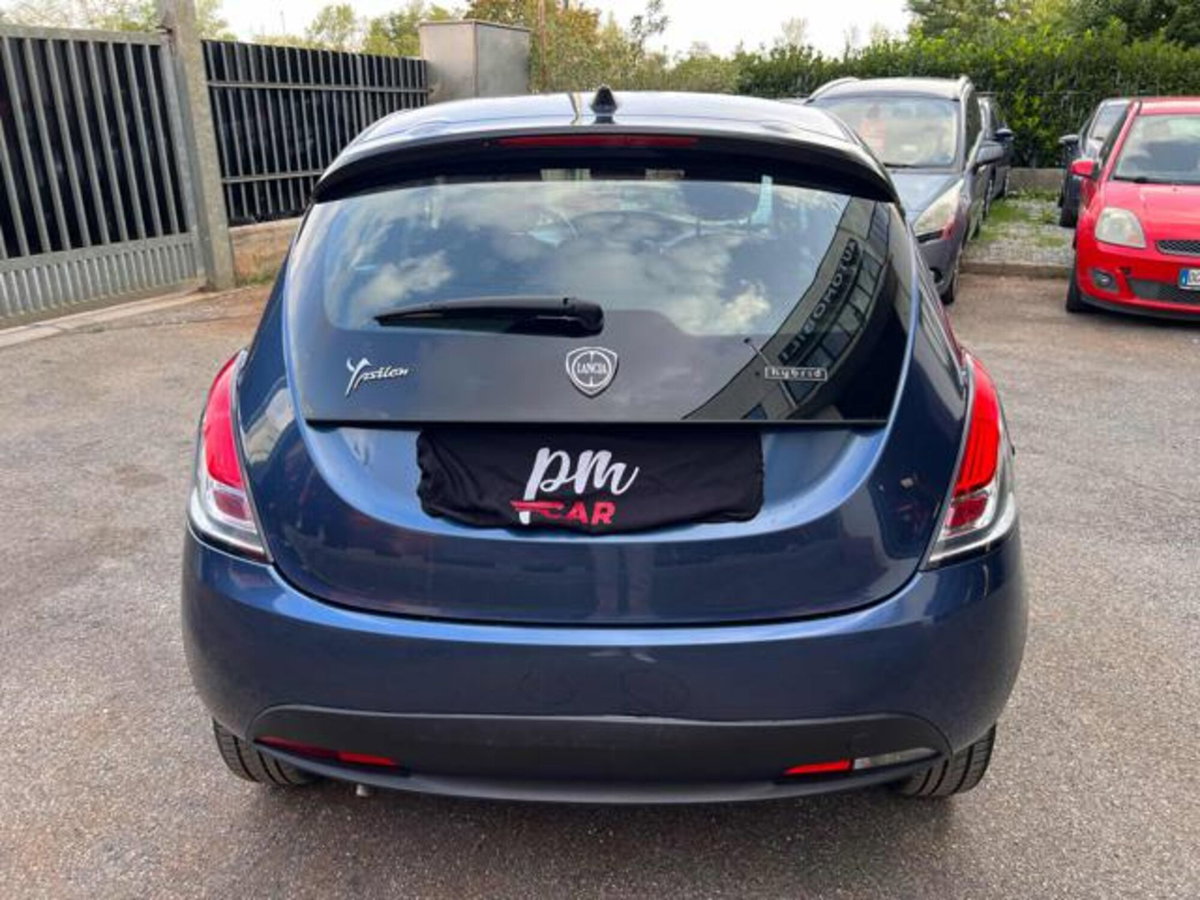 Lancia Ypsilon 1.0 FireFly 5 porte S&S Hybrid Silver Plus (5)