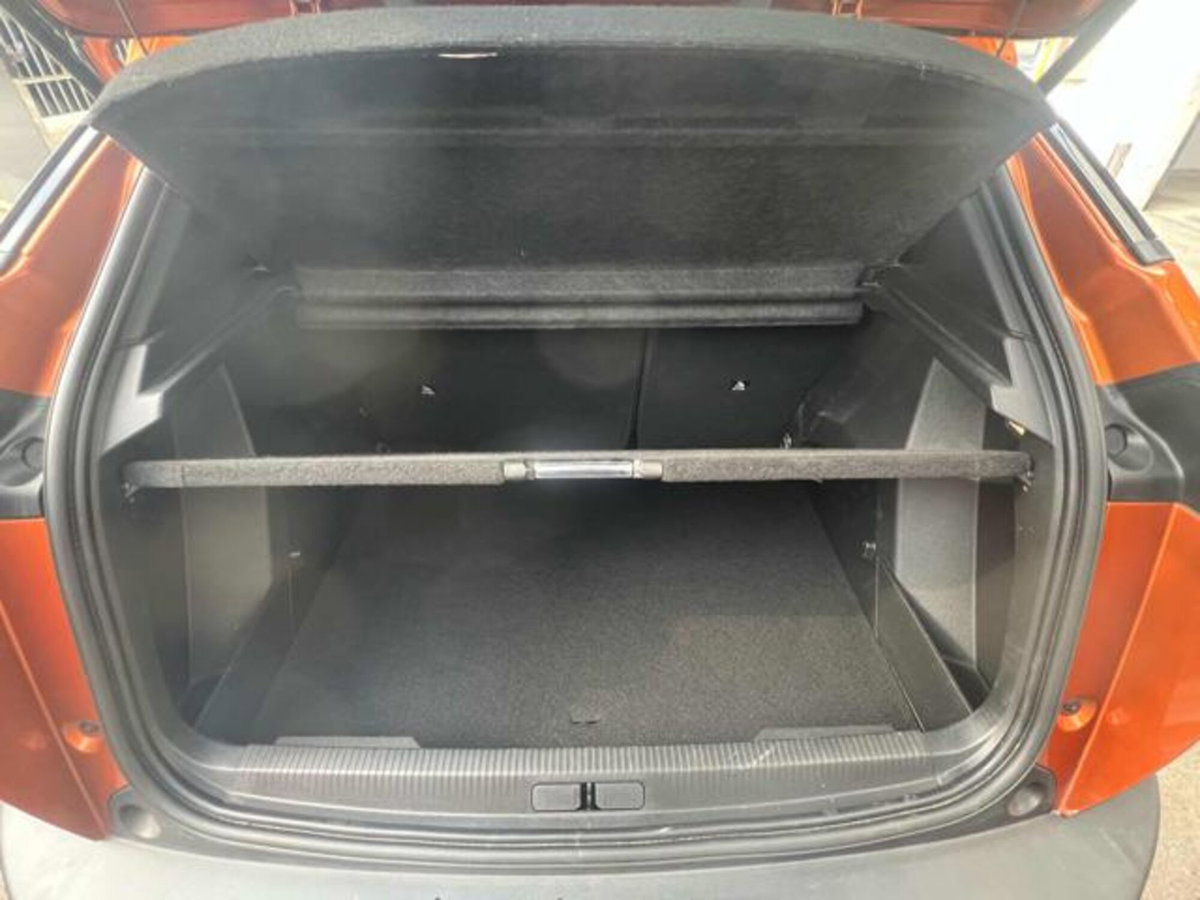 Peugeot 2008 PureTech 130 S&S EAT8 Allure Pack (16)