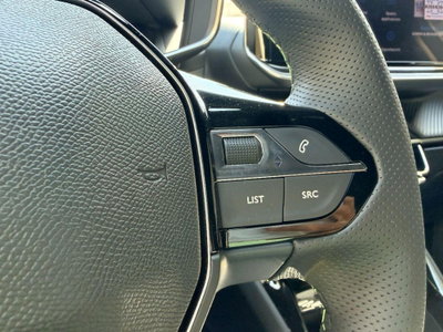 Peugeot 2008 1.2 hybrid GT Exclusive 145cv e-dcs6 (19)
