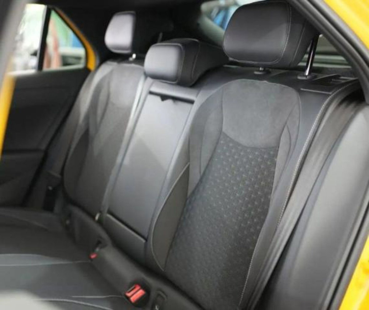 Volkswagen T-Roc 1.5 tsi R-Line dsg (9)