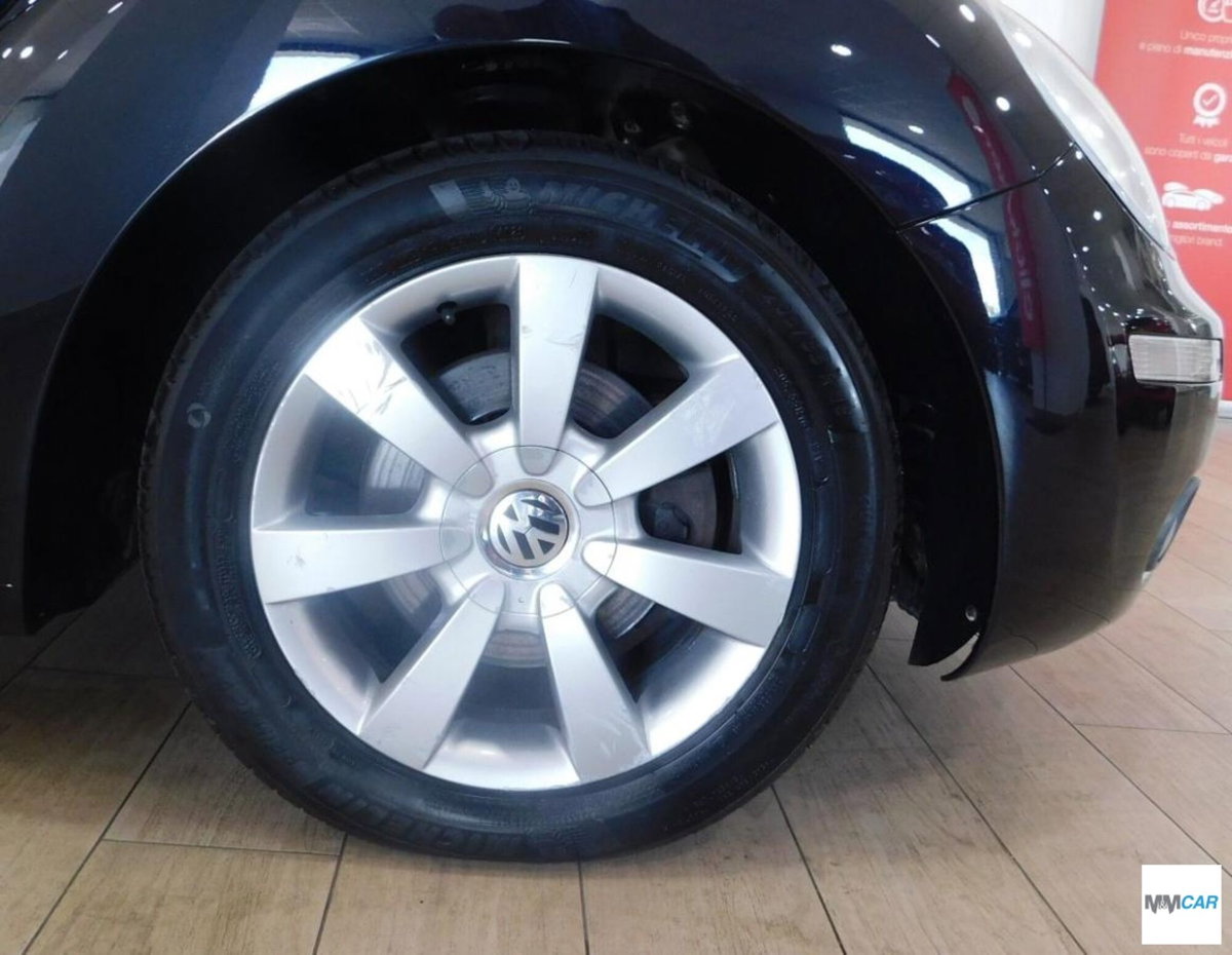 Volkswagen New Beetle Cabrio TDI 105CV (10)