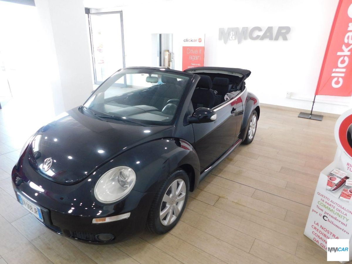 Volkswagen New Beetle Cabrio TDI 105CV (2)