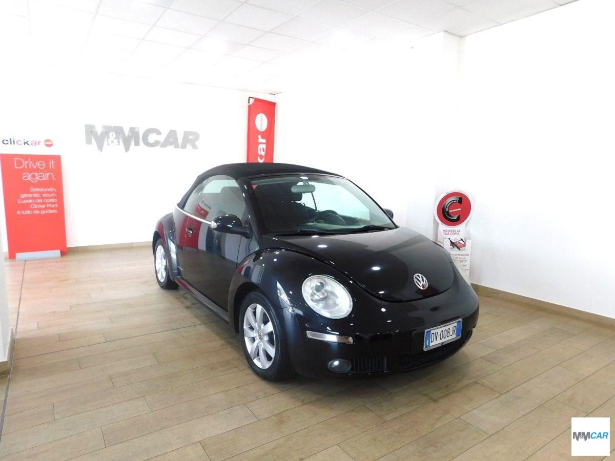 Volkswagen New Beetle Cabrio TDI 105CV (6)