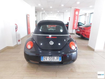 Volkswagen New Beetle Cabrio TDI 105CV (7)