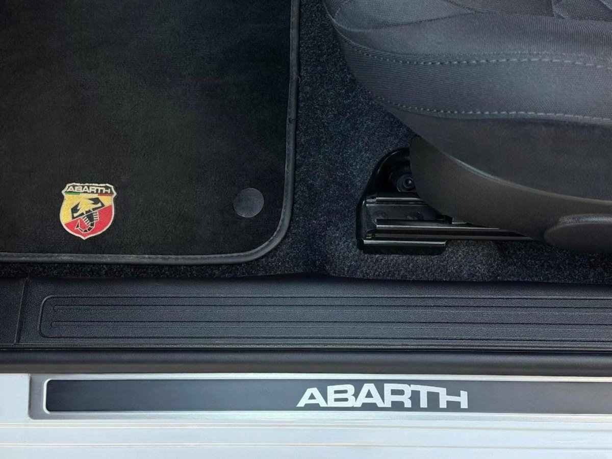 Abarth 595 595 1.4 Turbo T-Jet 165 CV (15)