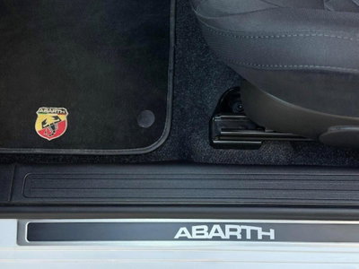 Abarth 595 595 1.4 Turbo T-Jet 165 CV (15)