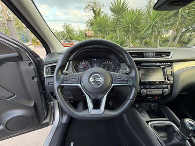 Nissan Qashqai 1.3 DIG-T 140 CV Tekna (14)