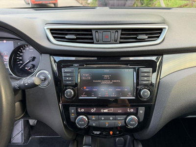 Nissan Qashqai 1.3 DIG-T 140 CV Tekna (18)
