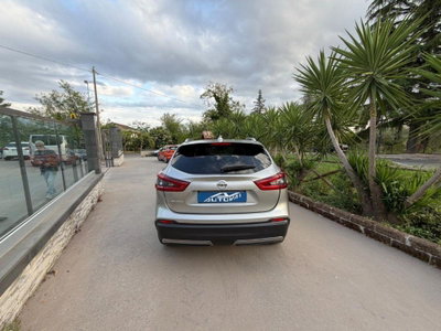 Nissan Qashqai 1.3 DIG-T 140 CV Tekna (5)