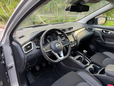 Nissan Qashqai 1.3 DIG-T 140 CV Tekna (8)