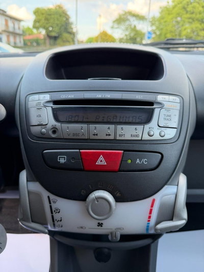 Toyota Aygo 1.0 12V VVT-i 5 porte Blue (14)