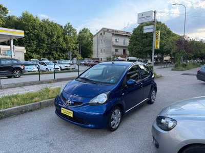 Toyota Aygo 1.0 12V VVT-i 5 porte Blue (3)