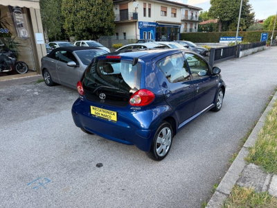 Toyota Aygo 1.0 12V VVT-i 5 porte Blue (4)