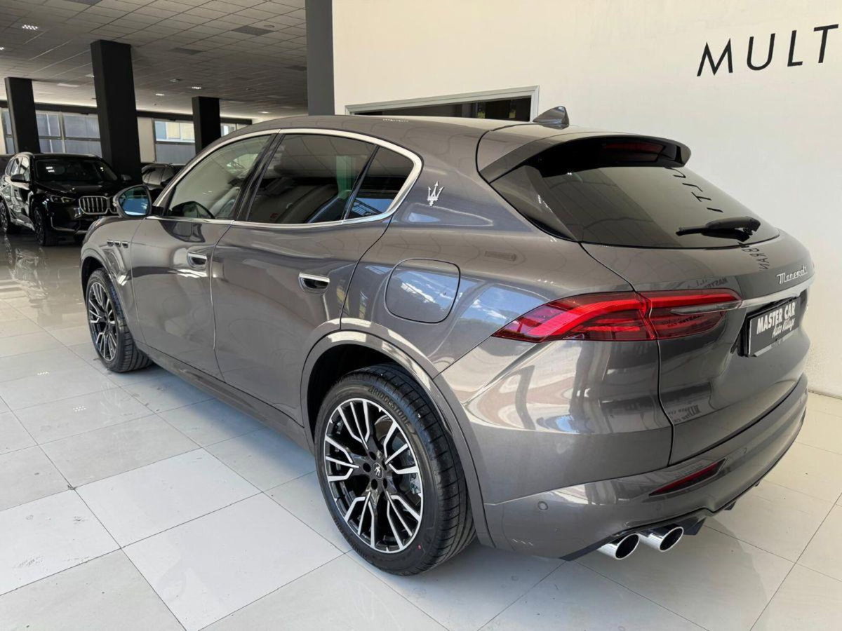 Maserati Grecale 2.0 mhev GT 300cv auto (2)