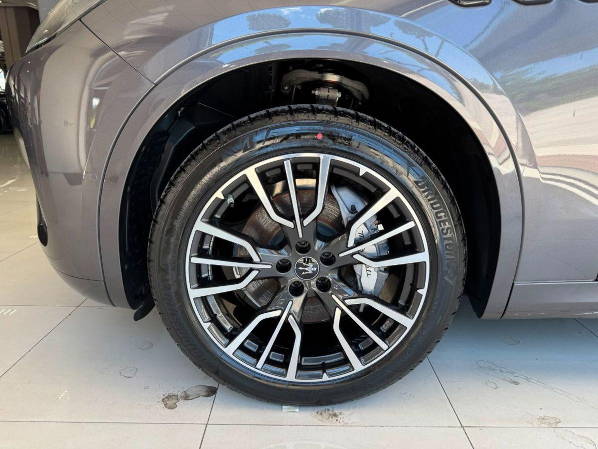 Maserati Grecale 2.0 mhev GT 300cv auto (7)