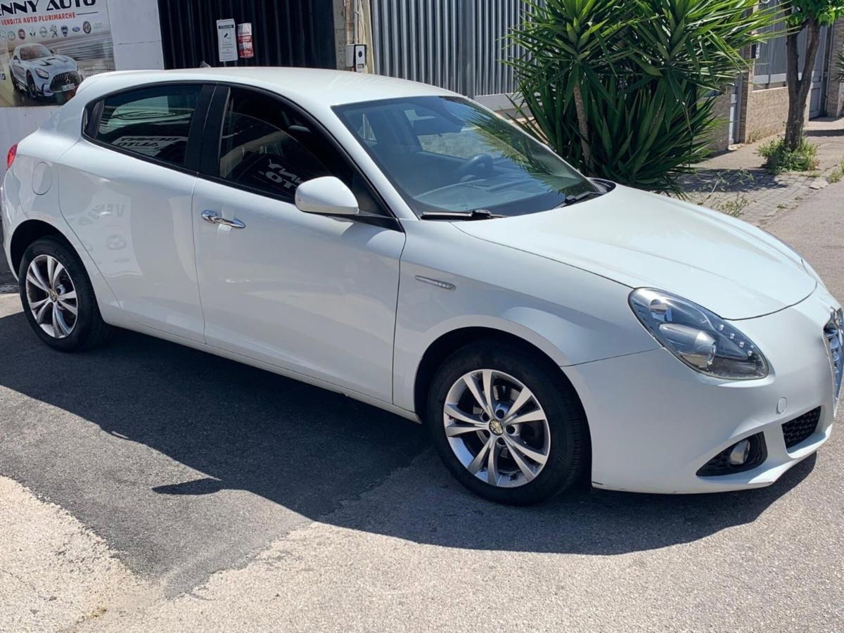 Alfa Romeo Giulietta 1.6 JTDm-2 Distinctive (3)