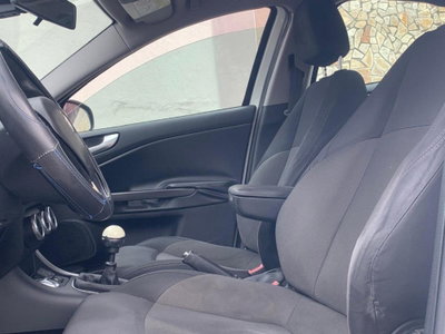 Alfa Romeo Giulietta 1.6 JTDm-2 Distinctive (9)