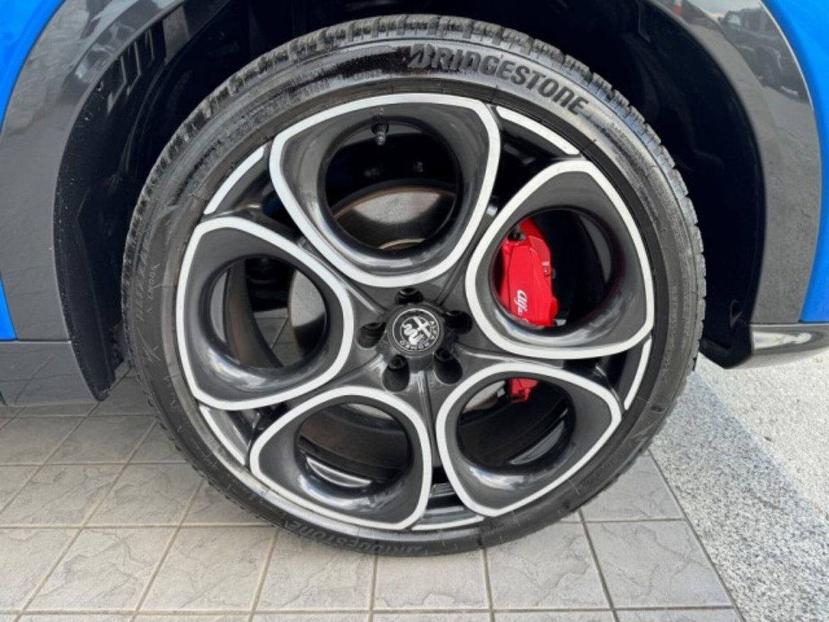 Alfa Romeo Tonale 1.5 hybrid Sport Speciale 175cv tct7 (8)
