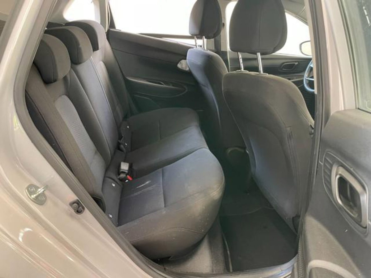 Hyundai i20 1.2 mpi Connectline mt (13)