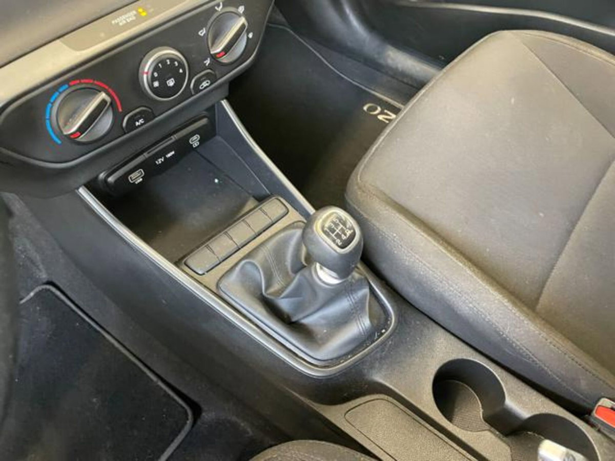 Hyundai i20 1.2 mpi Connectline mt (18)