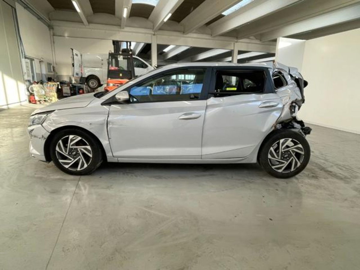 Hyundai i20 1.2 mpi Connectline mt (4)