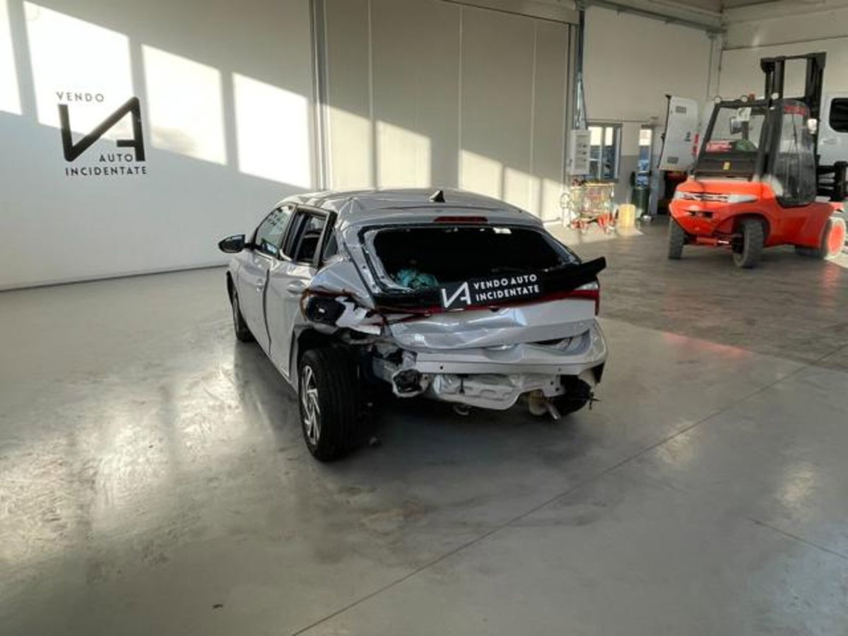 Hyundai i20 1.2 mpi Connectline mt (5)