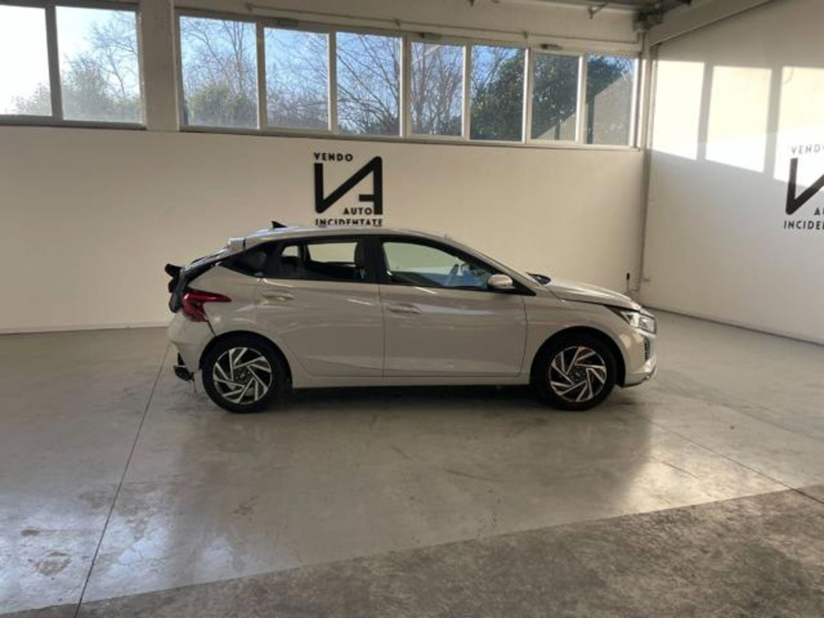 Hyundai i20 1.2 mpi Connectline mt (8)