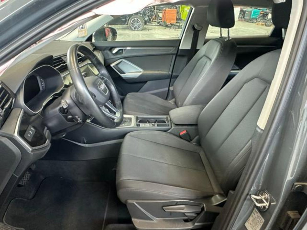 Audi Q3 Sportback 45 TFSI e S tronic Business Plus (12)