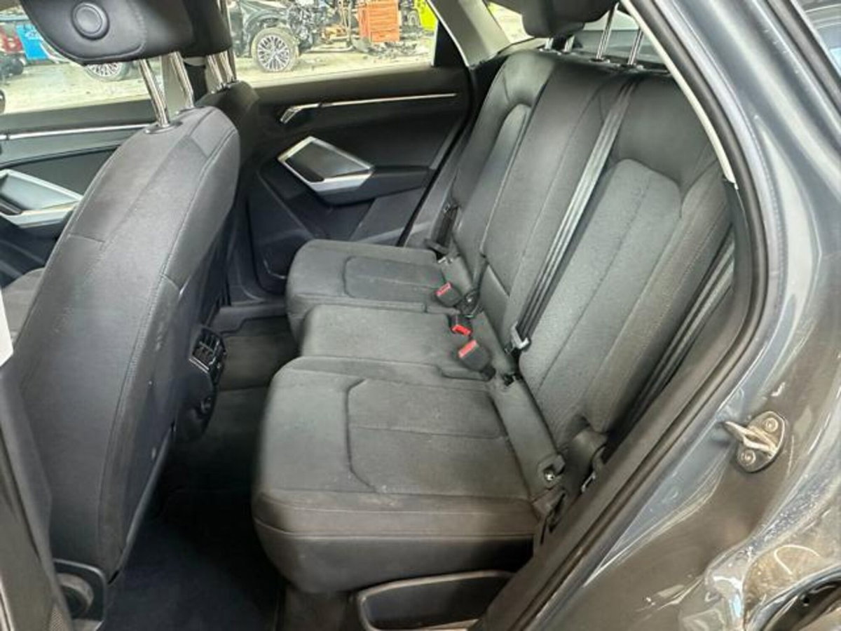 Audi Q3 Sportback 45 TFSI e S tronic Business Plus (13)