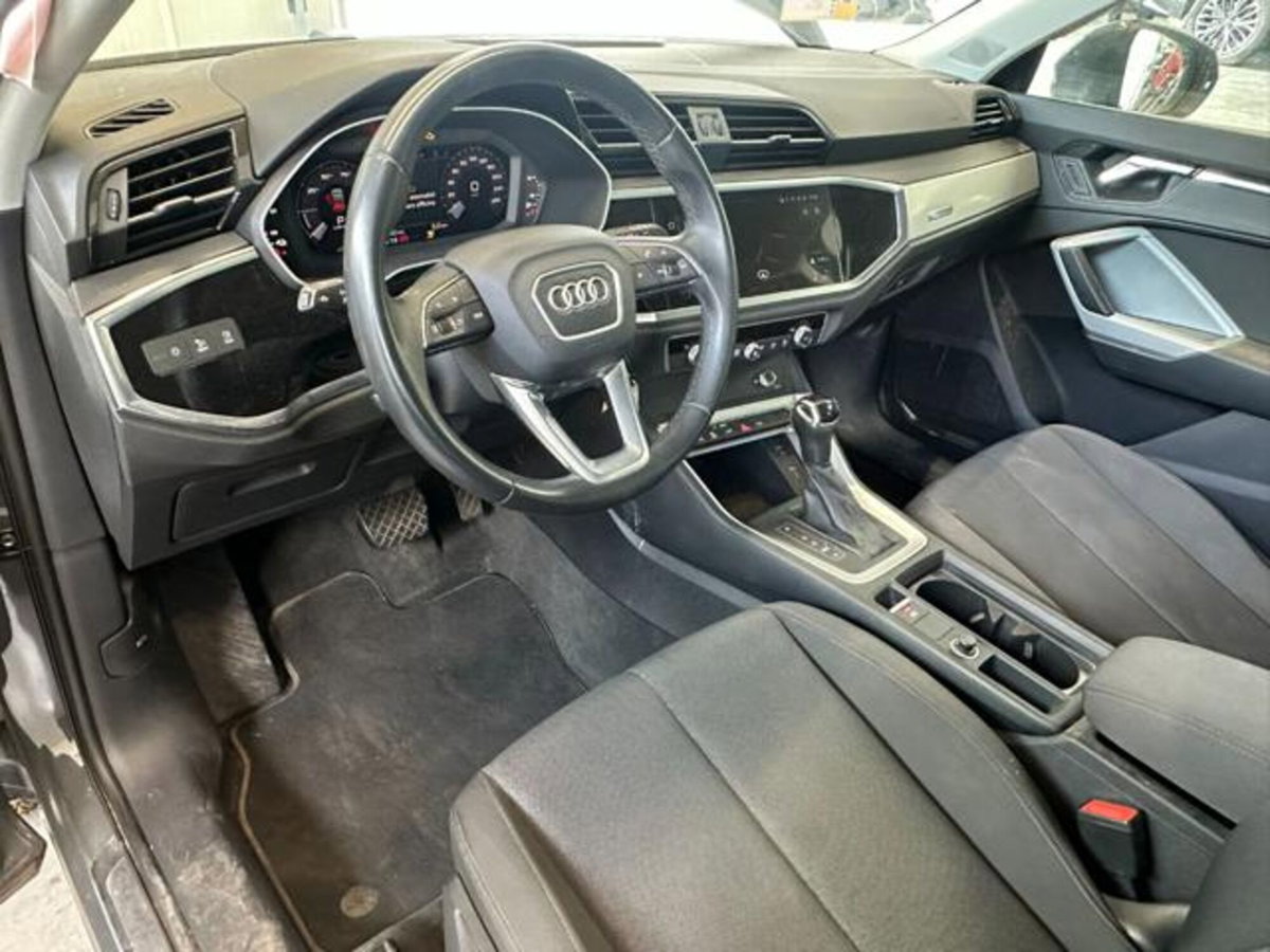 Audi Q3 Sportback 45 TFSI e S tronic Business Plus (14)