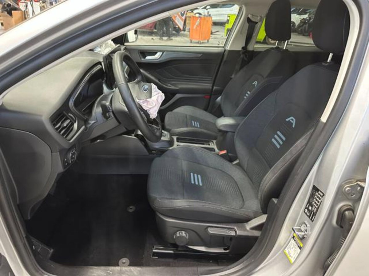Ford Focus Station Wagon 1.0 EcoBoost Hybrid 125 CV Powershift SW Active Style (10)
