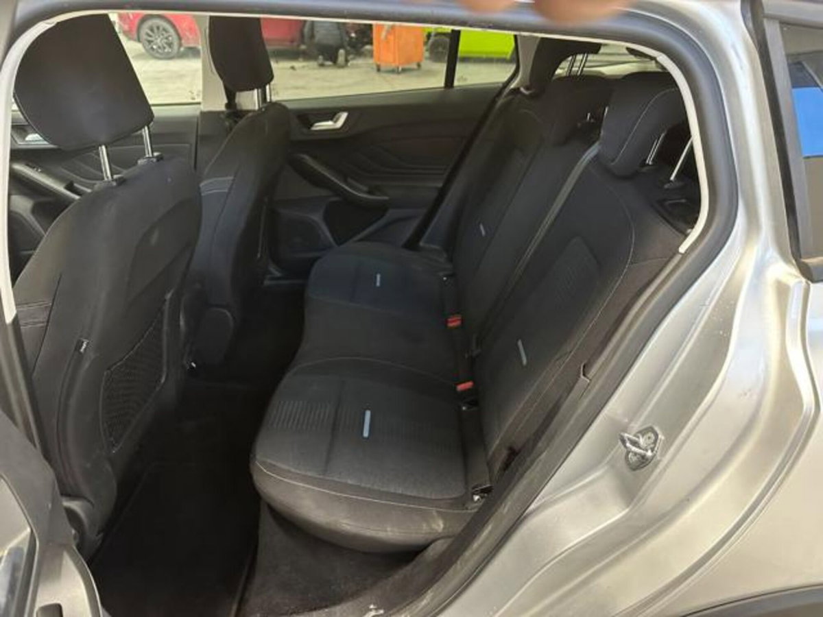Ford Focus Station Wagon 1.0 EcoBoost Hybrid 125 CV Powershift SW Active Style (11)