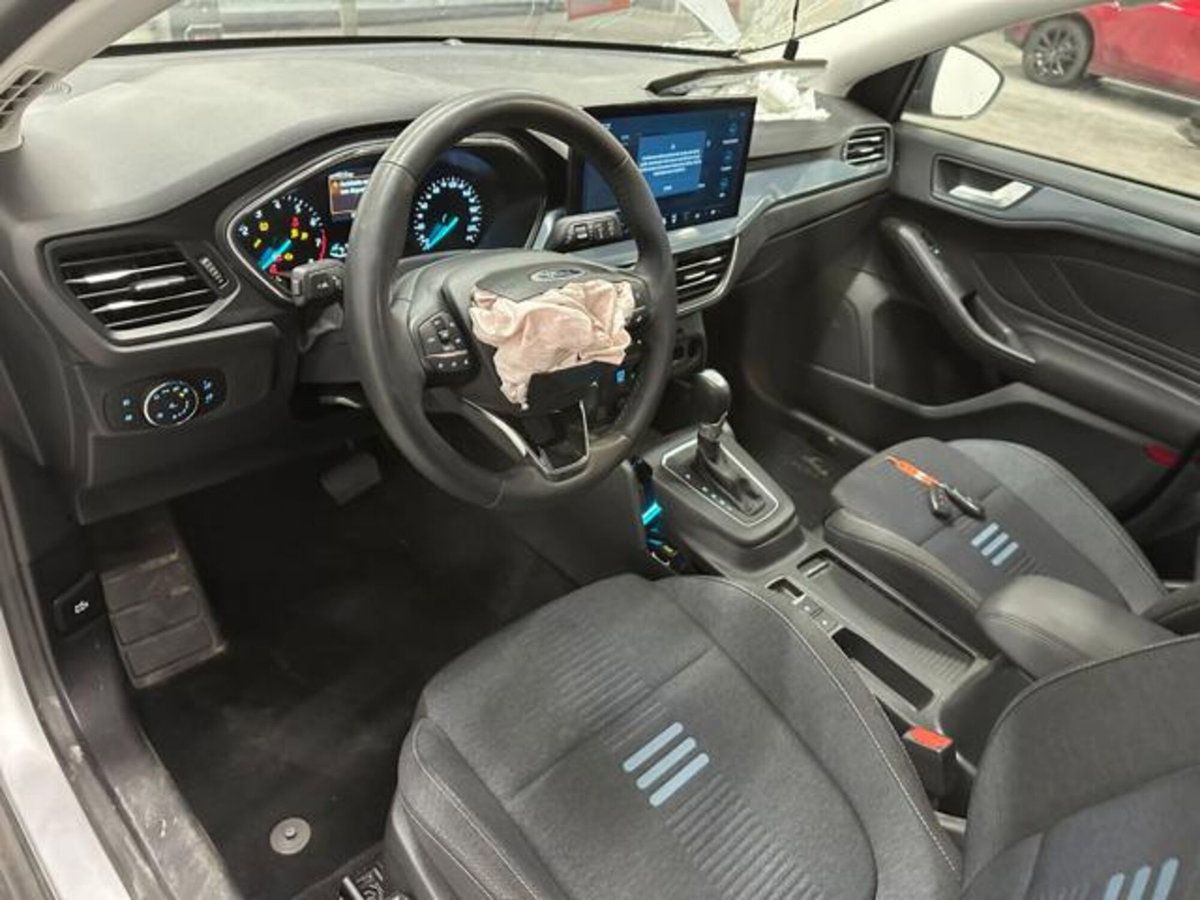 Ford Focus Station Wagon 1.0 EcoBoost Hybrid 125 CV Powershift SW Active Style (12)