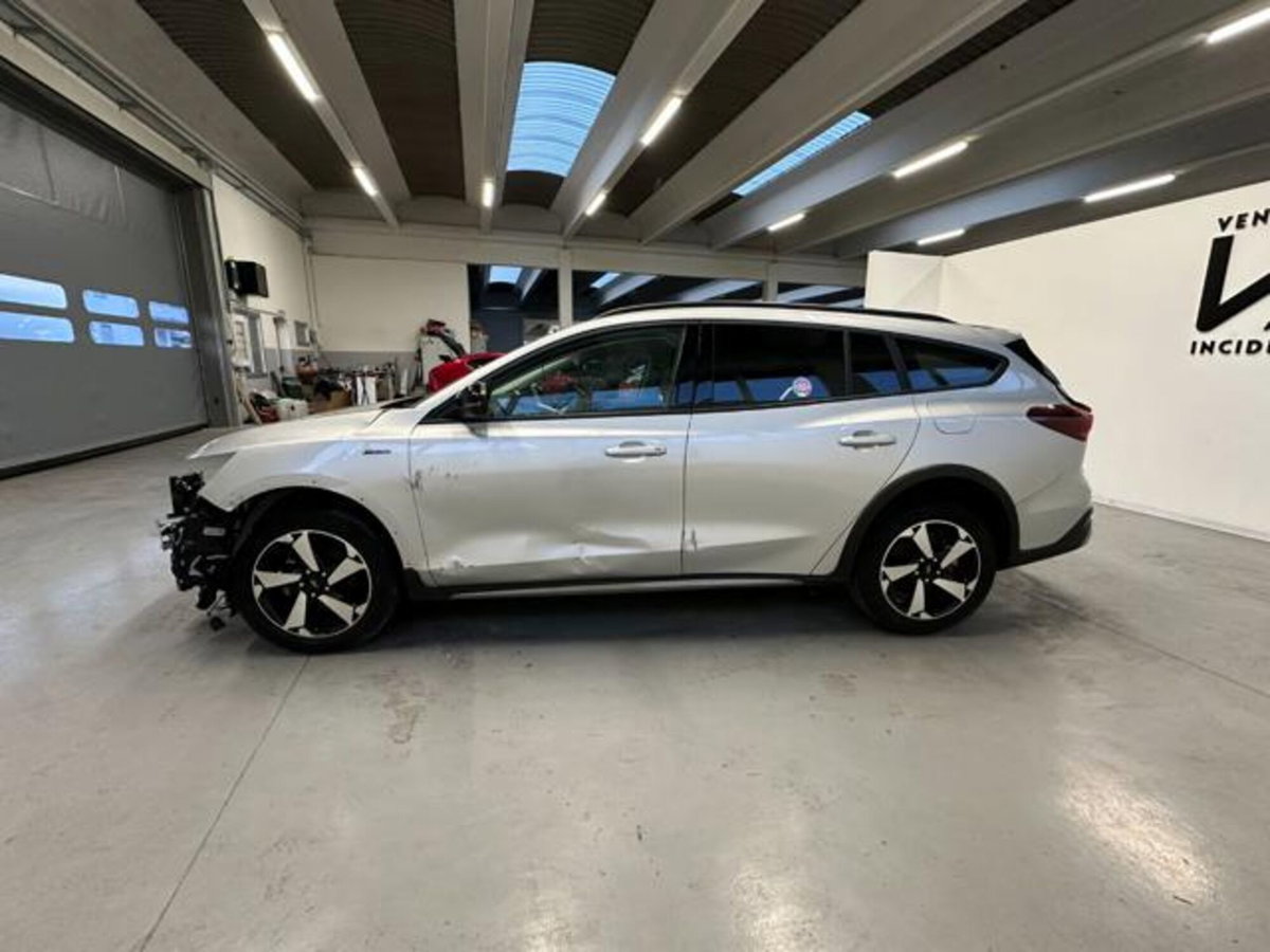 Ford Focus Station Wagon 1.0 EcoBoost Hybrid 125 CV Powershift SW Active Style (4)