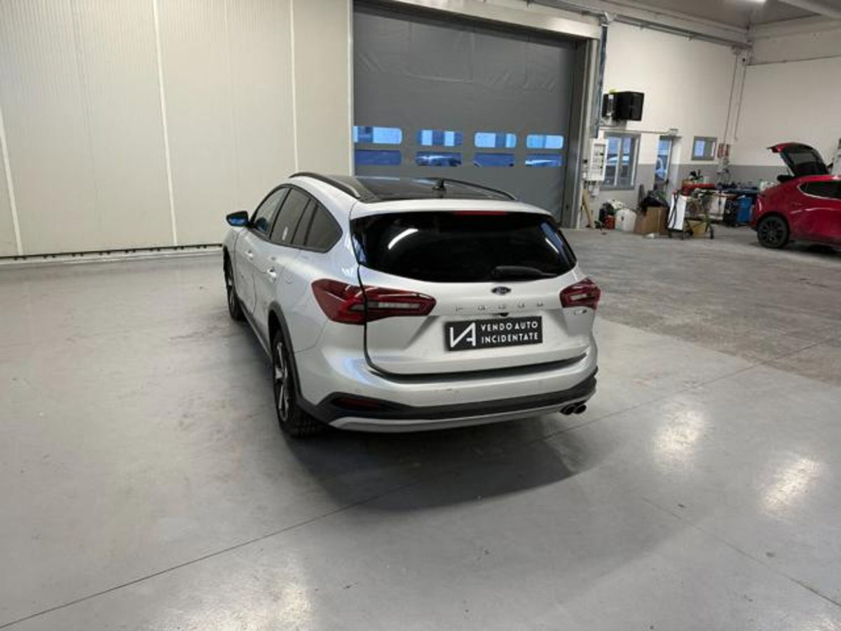 Ford Focus Station Wagon 1.0 EcoBoost Hybrid 125 CV Powershift SW Active Style (5)