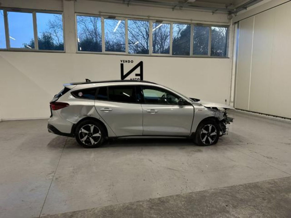 Ford Focus Station Wagon 1.0 EcoBoost Hybrid 125 CV Powershift SW Active Style (8)