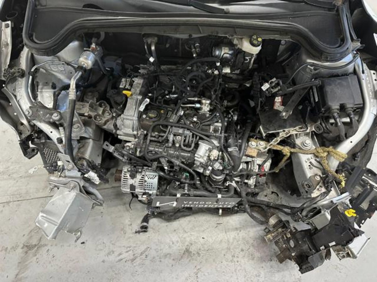 Ford Focus Station Wagon 1.0 EcoBoost Hybrid 125 CV Powershift SW Active Style (9)