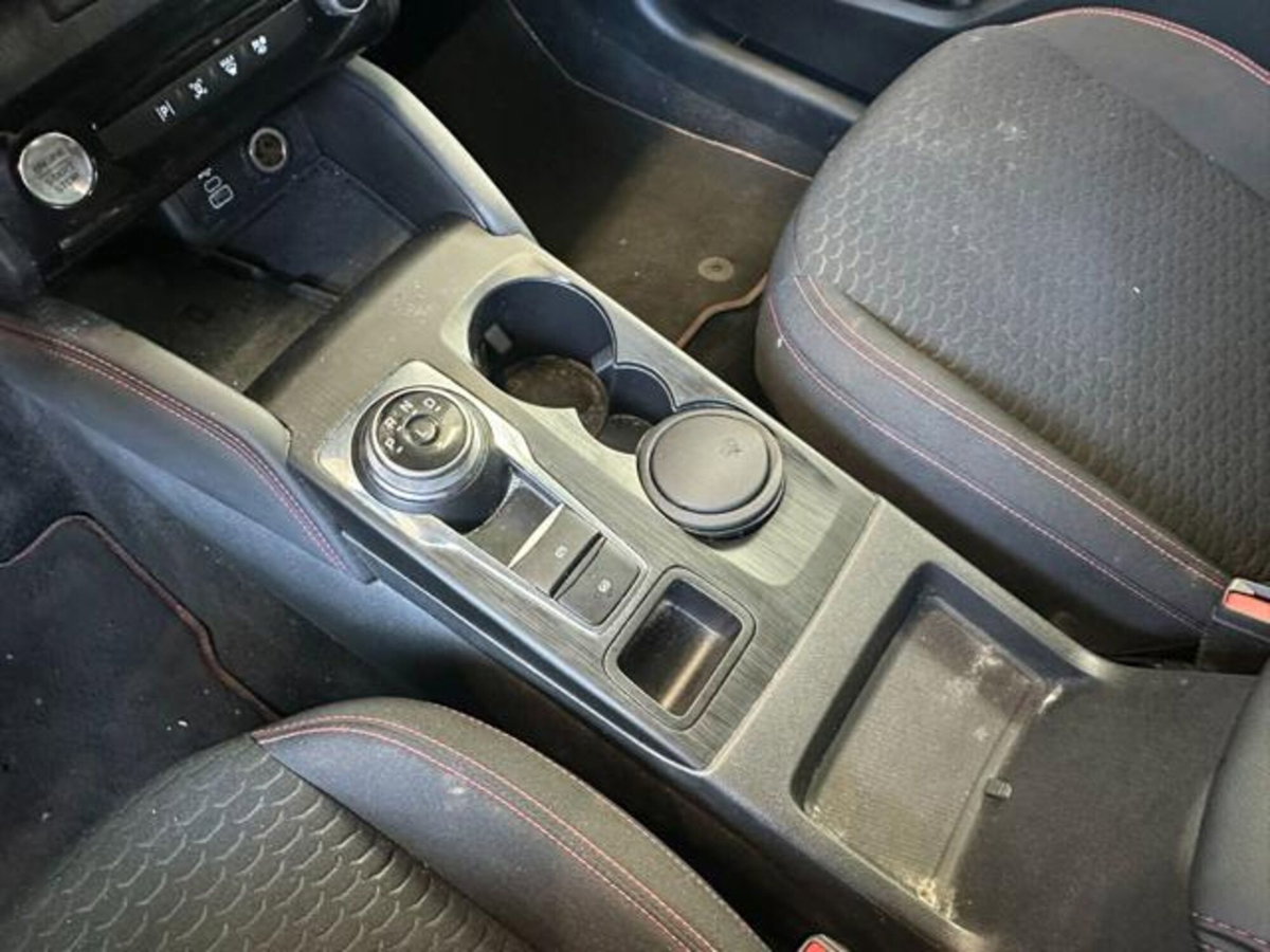 Ford Kuga 2.5 Full Hybrid 190 CV CVT 2WD ST-Line X (19)