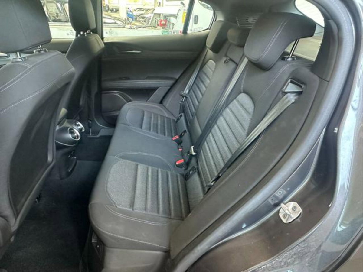 Alfa Romeo Stelvio Stelvio 2.2 Turbodiesel 160 CV AT8 RWD Super Business (12)