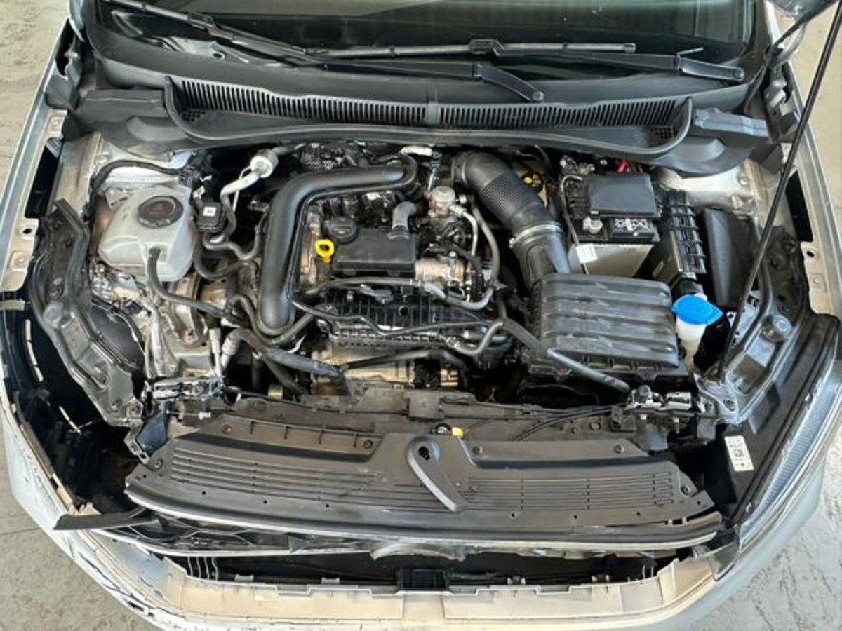 Volkswagen Taigo 1.0 tsi Life 95cv (9)