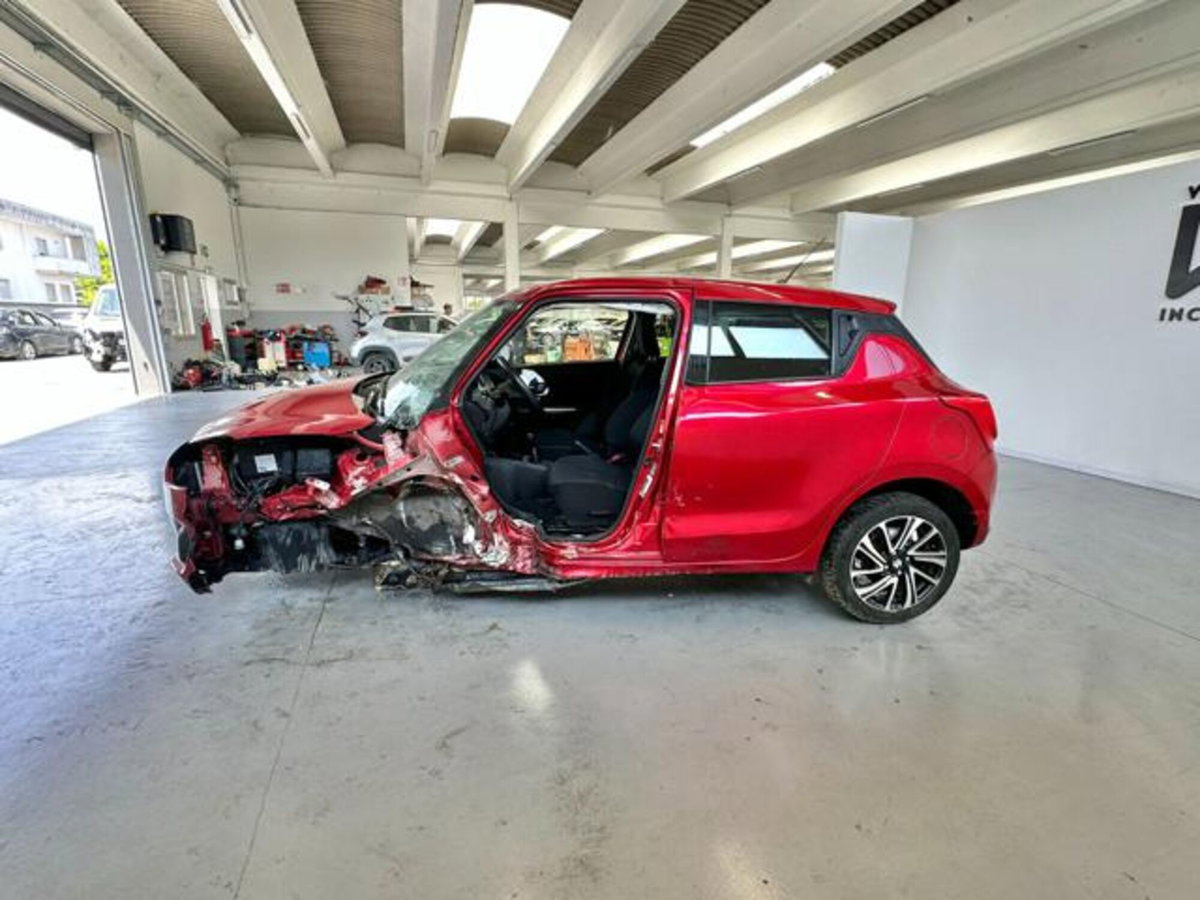 Suzuki Swift 1.2h Top 2wd (4)