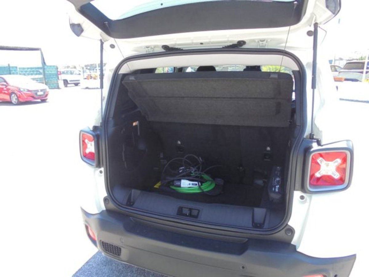 Jeep Renegade 1.3 T4 190CV PHEV 4xe AT6 Limited (20)