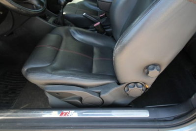 Alfa Romeo 147 1.9 JTD 16V cat 3 porte Distinctive (16)