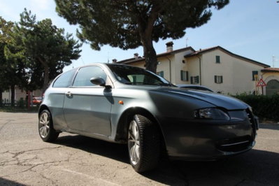 Alfa Romeo 147 1.9 JTD 16V cat 3 porte Distinctive (2)