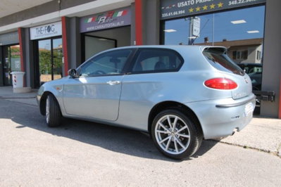 Alfa Romeo 147 1.9 JTD 16V cat 3 porte Distinctive (4)
