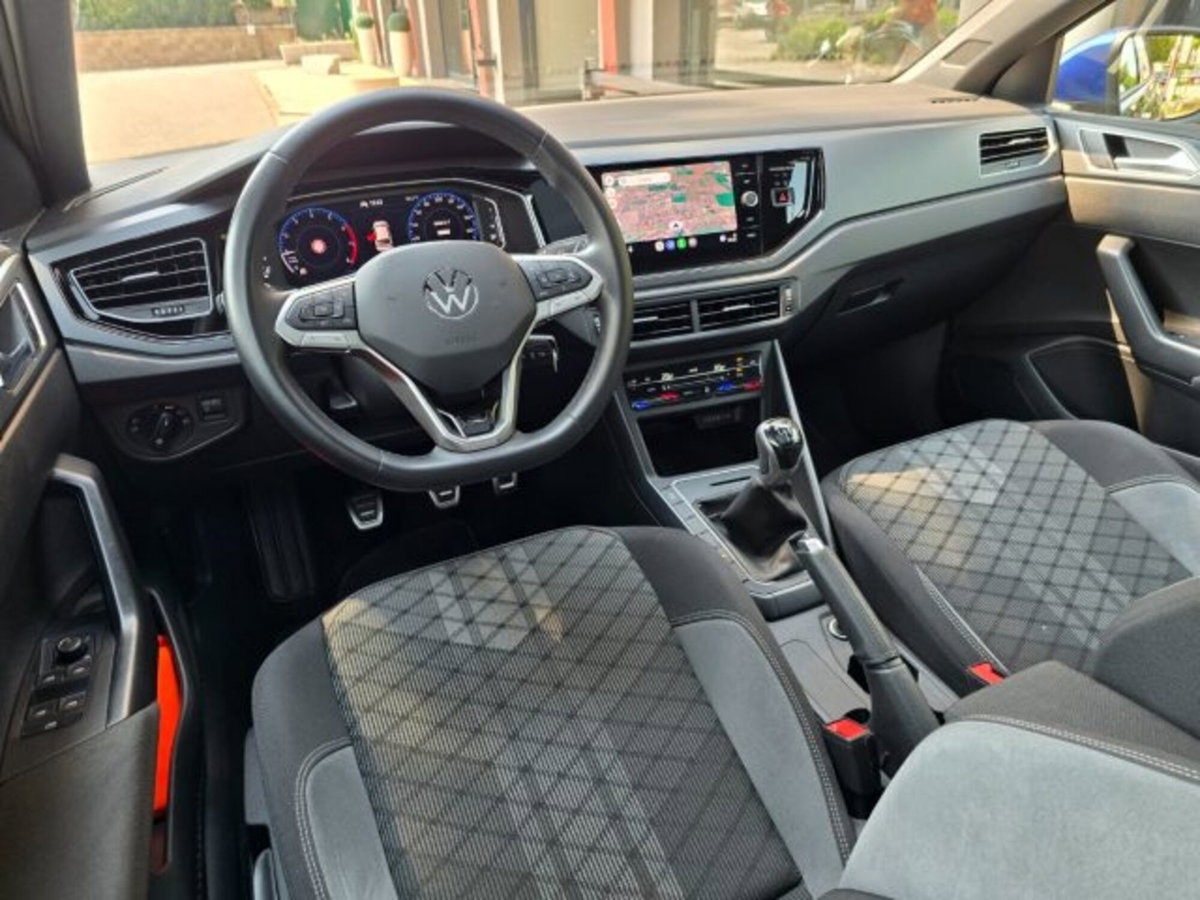 Volkswagen Taigo 1.0 tsi R-Line 115cv (19)