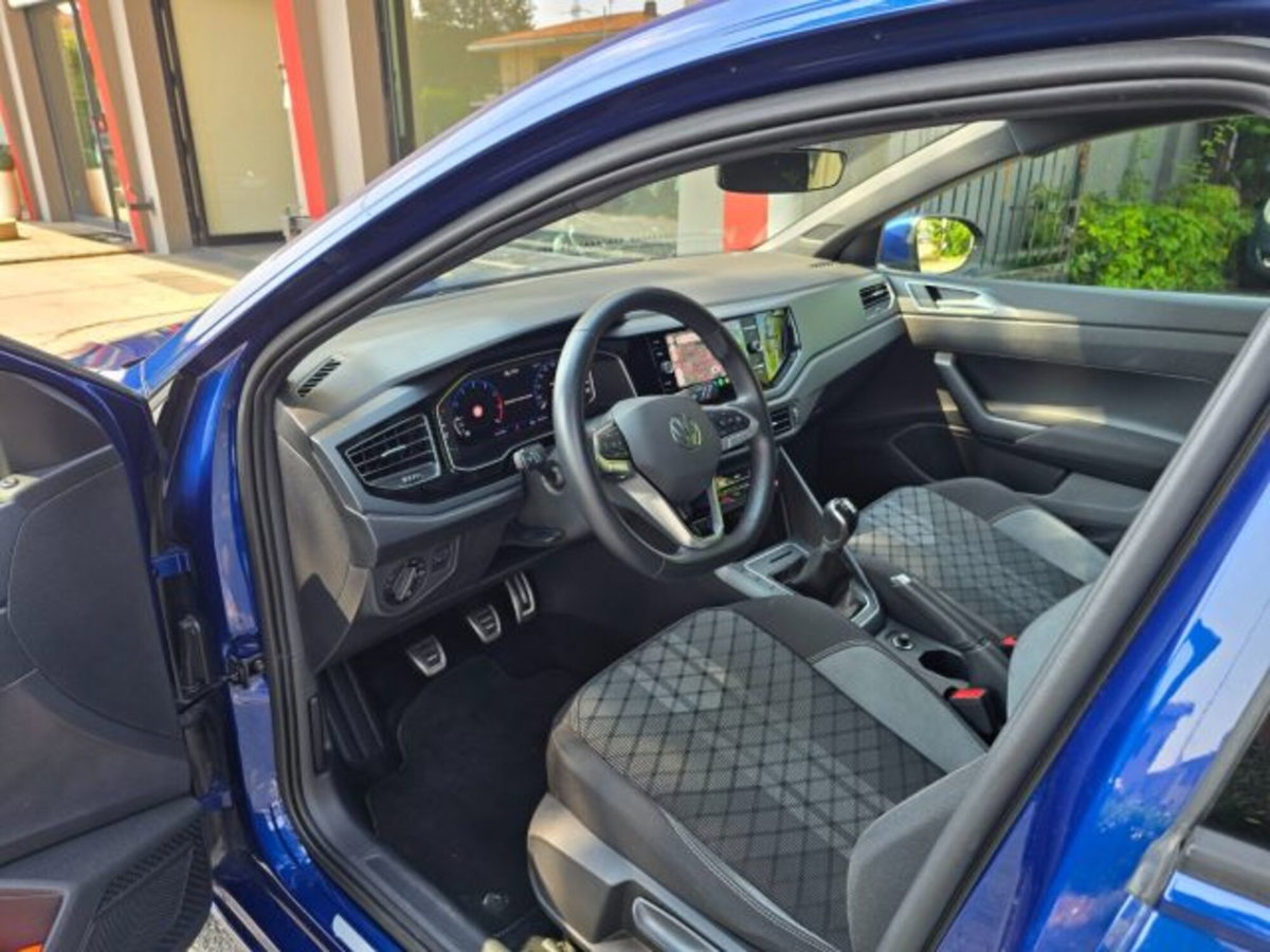Volkswagen Taigo 1.0 tsi R-Line 115cv (3)